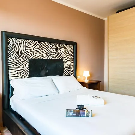 Gardappartamenti Artisti Pool Apartament *