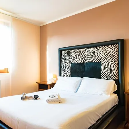 Gardappartamenti Artisti Pool Apartament Desenzano del Garda